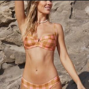 🆕 L*Space swim top size M